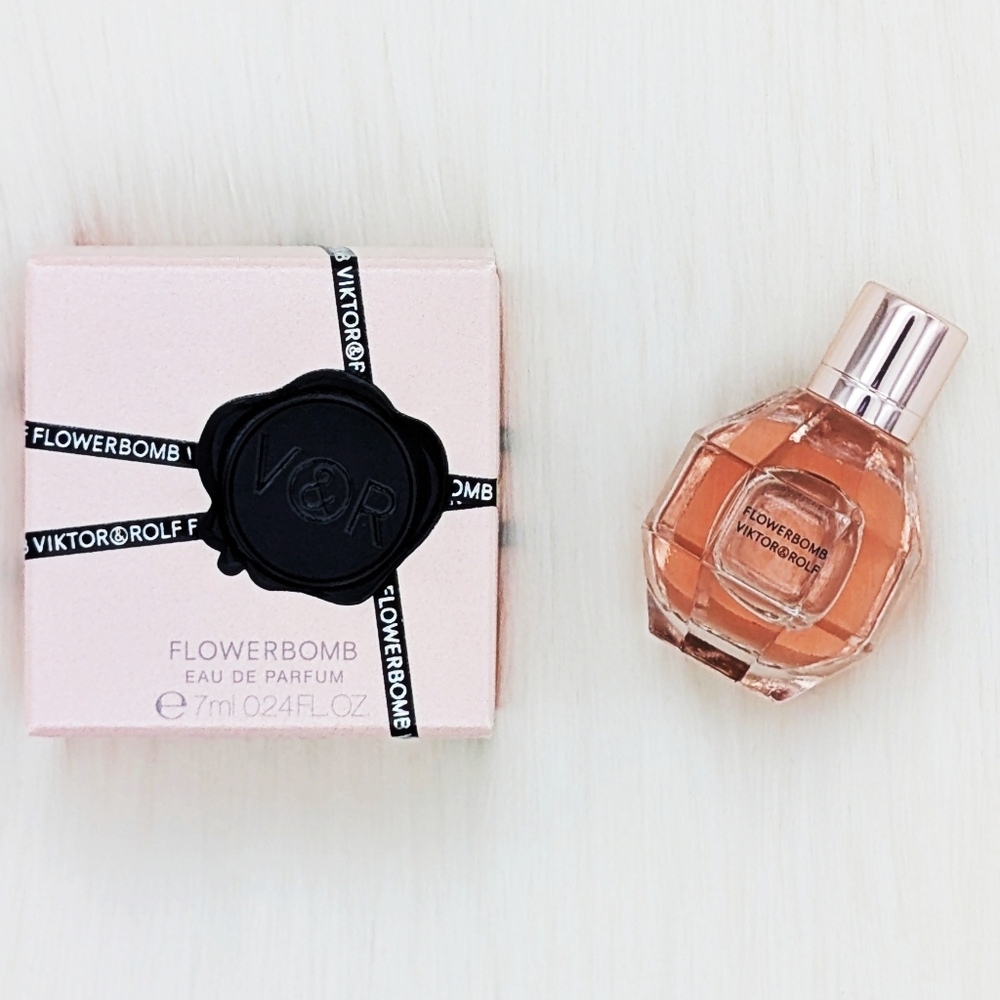 🔴 VIKTOR & ROLF Flowerbomb - Travel Size